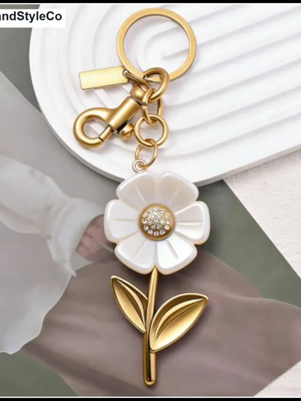 Glitter Resin Daisy Purse Charm Keychain